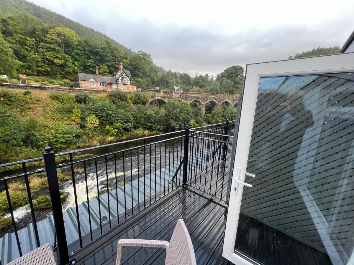The Chainbridge Hotel Llangollen Eksteriør billede